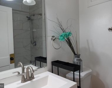 1228 18th Street Ne - Photo Thumbnail 4