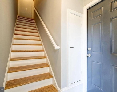 1141 Owen Place Ne - Photo Thumbnail 3