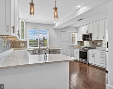 2218 16th Street Ne - Photo Thumbnail 3
