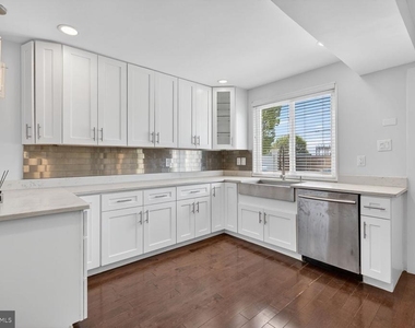 2218 16th Street Ne - Photo Thumbnail 5