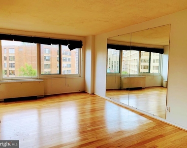 1330 New Hampshire Avenue Nw - Photo Thumbnail 3