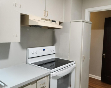 7927 Reid Avenue - Photo Thumbnail 7