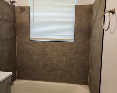 7927 Reid Avenue - Photo Thumbnail 11