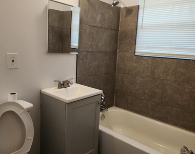 7927 Reid Avenue - Photo Thumbnail 10