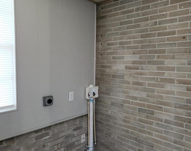7927 Reid Avenue - Photo Thumbnail 18