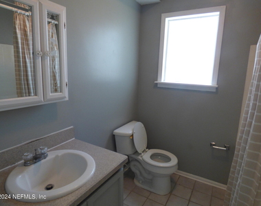 516 E 58th Street - Photo Thumbnail 7