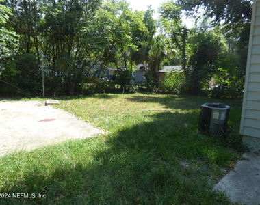 516 E 58th Street - Photo Thumbnail 14