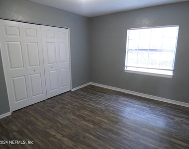 516 E 58th Street - Photo Thumbnail 10