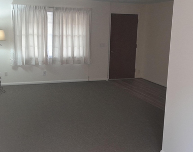 4027 Everett Avenue - Photo Thumbnail 2