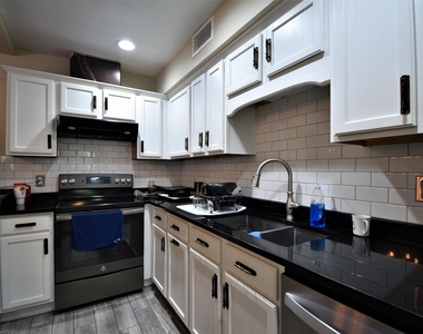 4641 Blount Avenue - Photo Thumbnail 9