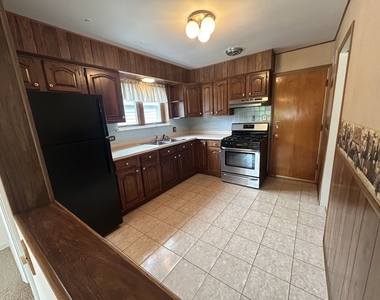 9054 Bennett Avenue - Photo Thumbnail 12