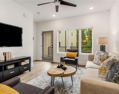 1436 Walker Place Se - Photo Thumbnail 2