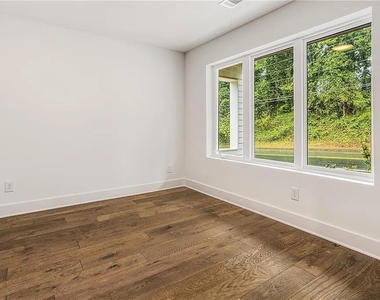 1436 Walker Place Se - Photo Thumbnail 19