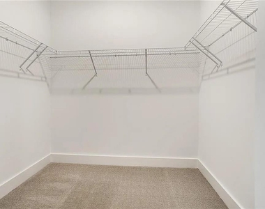 1436 Walker Place Se - Photo Thumbnail 14