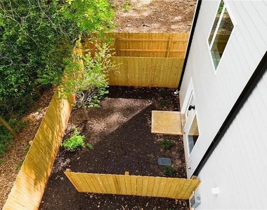 1436 Walker Place Se - Photo Thumbnail 22