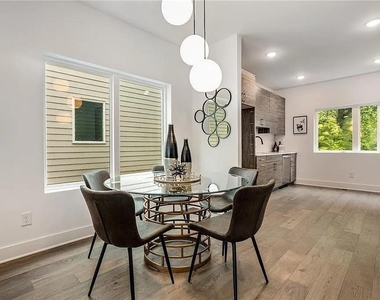 1436 Walker Place Se - Photo Thumbnail 7
