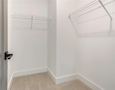 1436 Walker Place Se - Photo Thumbnail 18