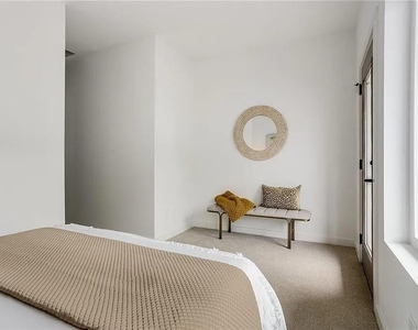 1436 Walker Place Se - Photo Thumbnail 10