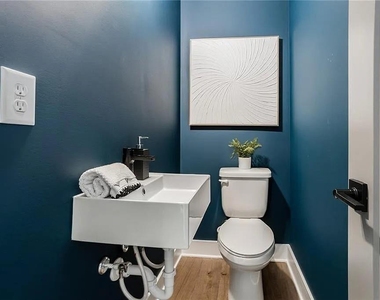 1436 Walker Place Se - Photo Thumbnail 8