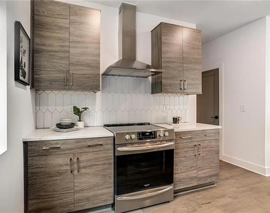 1436 Walker Place Se - Photo Thumbnail 4
