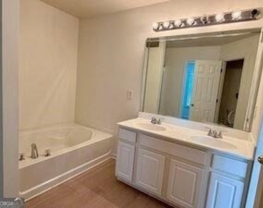 6243 Sawtooth Oak Court Se - Photo Thumbnail 39