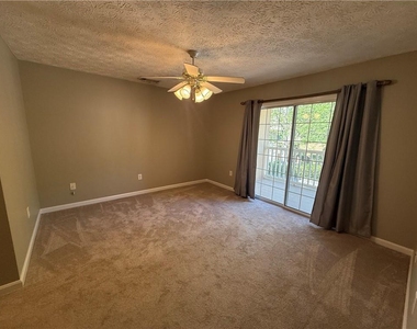 1001 Holly Drive - Photo Thumbnail 7