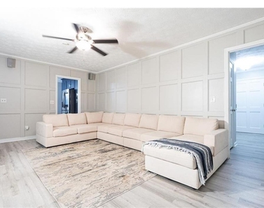 2749 Fieldstone Drive Se - Photo Thumbnail 2