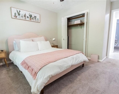 2749 Fieldstone Drive Se - Photo Thumbnail 7