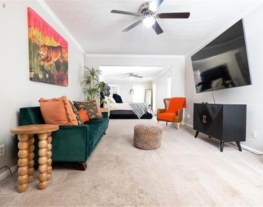 2749 Fieldstone Drive Se - Photo Thumbnail 11