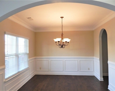 2441 Melton Common Drive - Photo Thumbnail 7