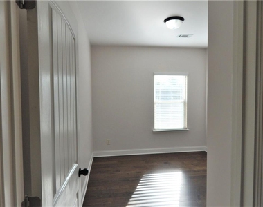2441 Melton Common Drive - Photo Thumbnail 21