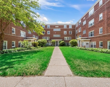 2729 W Berwyn Avenue - Photo Thumbnail 1