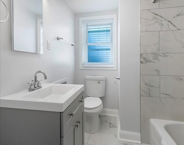 2729 W Berwyn Avenue - Photo Thumbnail 9