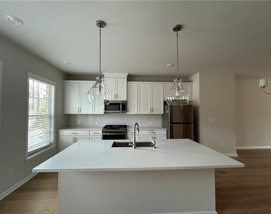 3715 Davis Circle - Photo Thumbnail 1