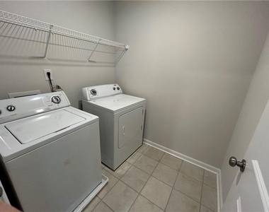 3715 Davis Circle - Photo Thumbnail 14