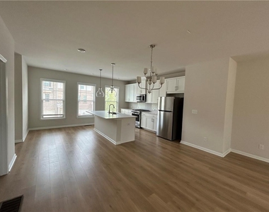 3715 Davis Circle - Photo Thumbnail 6