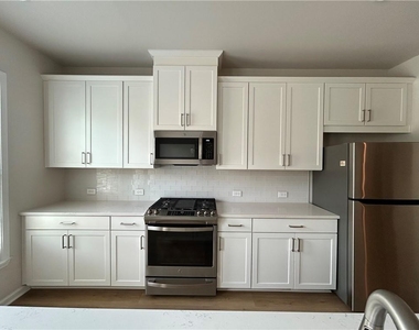 3715 Davis Circle - Photo Thumbnail 2