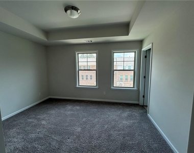 3715 Davis Circle - Photo Thumbnail 9