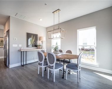 1719 Prospect Way - Photo Thumbnail 4