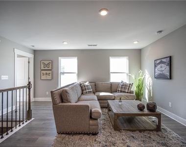 1719 Prospect Way - Photo Thumbnail 10