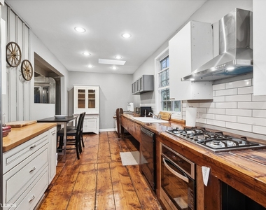 2404 Ridge Avenue - Photo Thumbnail 6