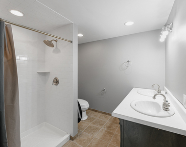 2404 Ridge Avenue - Photo Thumbnail 11