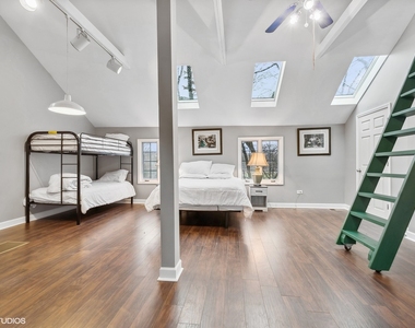 2404 Ridge Avenue - Photo Thumbnail 8