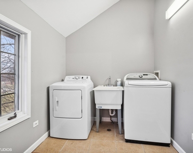 2404 Ridge Avenue - Photo Thumbnail 10