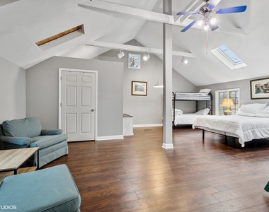 2404 Ridge Avenue - Photo Thumbnail 9
