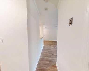 300 Johnson Ferry Road Ne - Photo Thumbnail 12