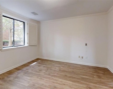 300 Johnson Ferry Road Ne - Photo Thumbnail 27