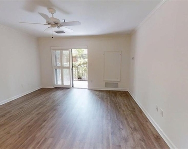 300 Johnson Ferry Road Ne - Photo Thumbnail 6