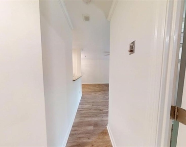 300 Johnson Ferry Road Ne - Photo Thumbnail 14