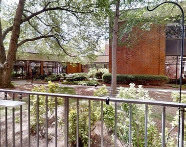 300 Johnson Ferry Road Ne - Photo Thumbnail 2